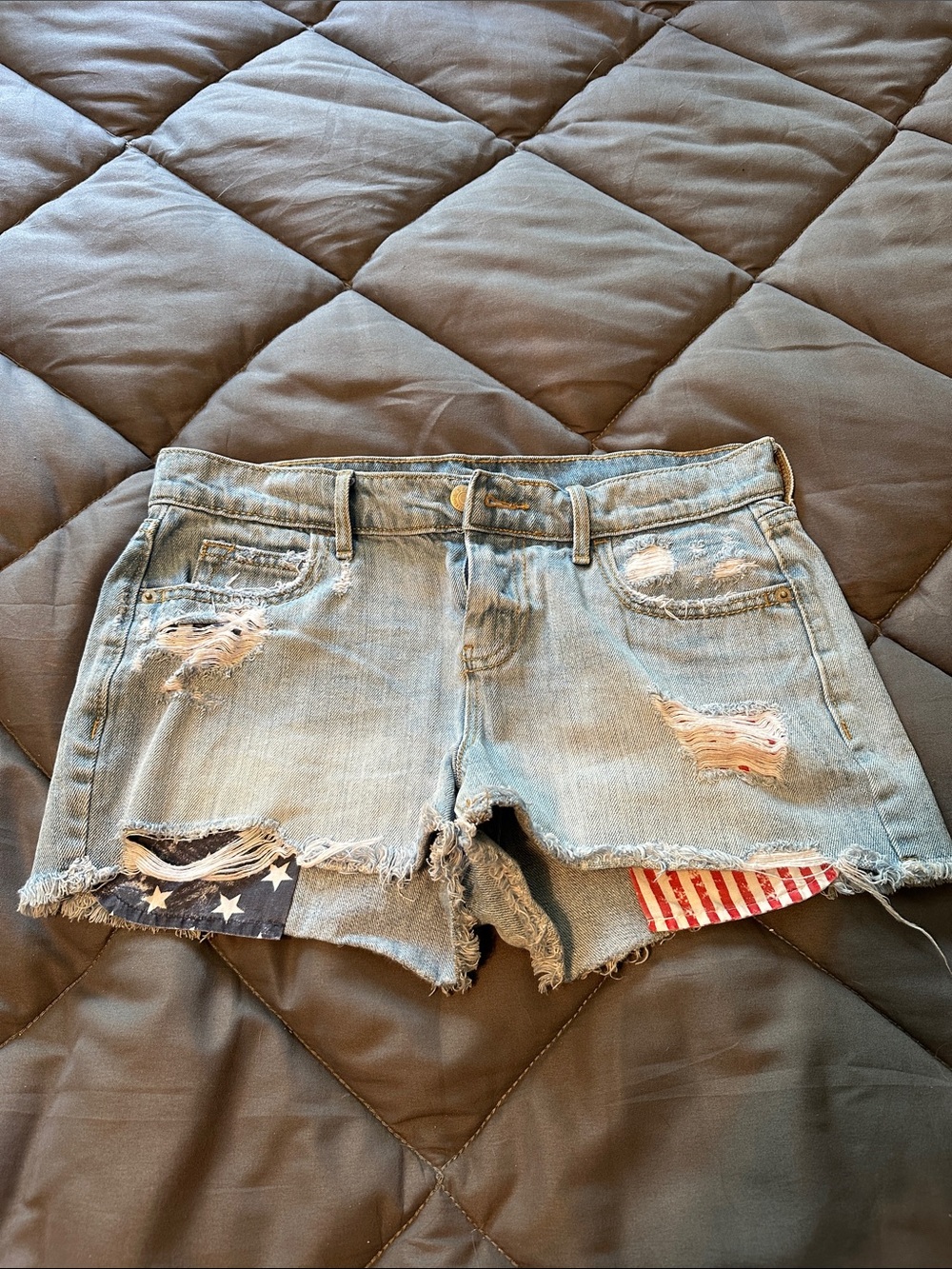 Old navy distressed Light Blue Denim Women’s Shorts with Flag Patch